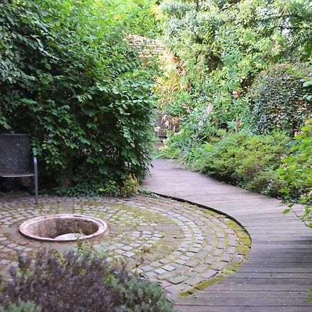 Gaestezimmer Mit Garten In Fischeln Крефелд Екстериор снимка