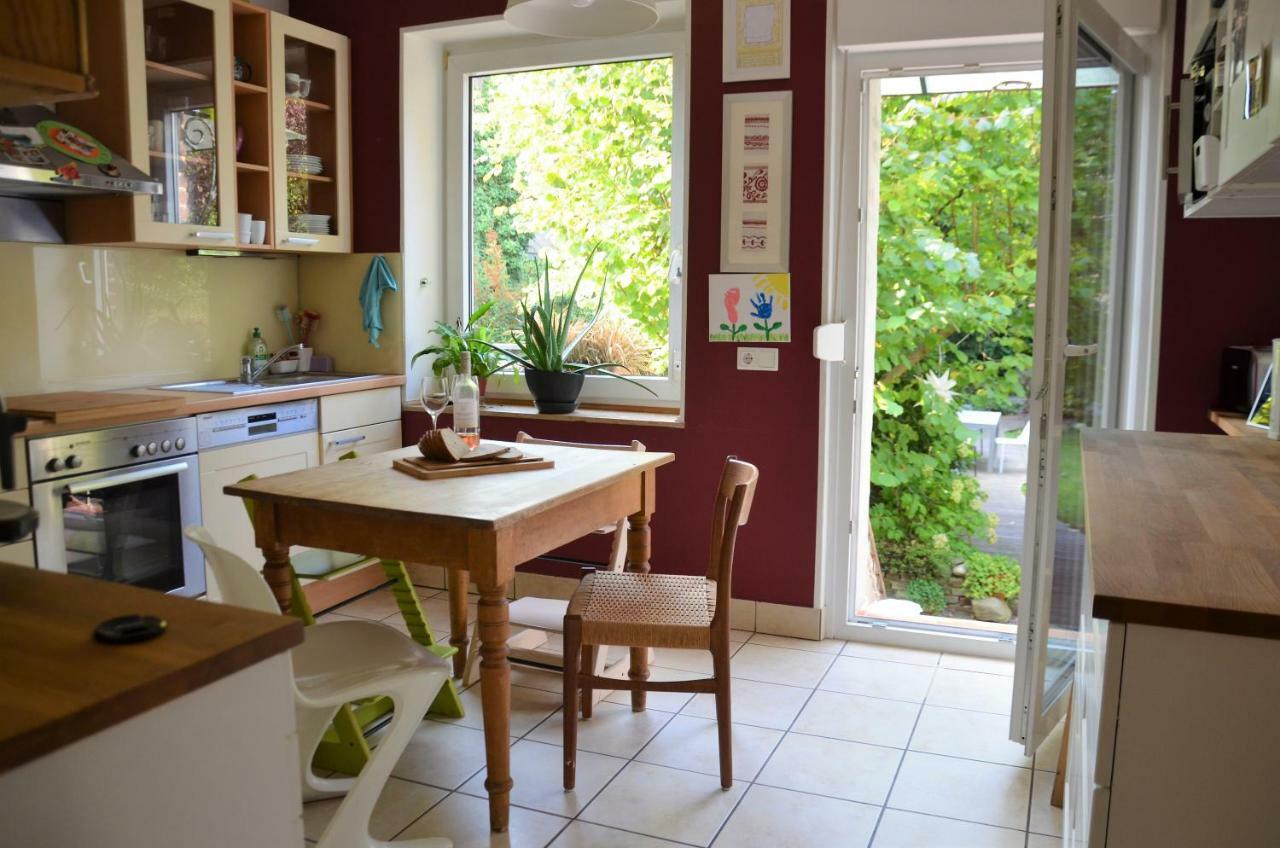Gaestezimmer Mit Garten In Fischeln Крефелд Екстериор снимка
